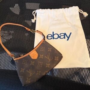 LOUIS VUITTON Monogram Mini Pochette Delight Full Pouch